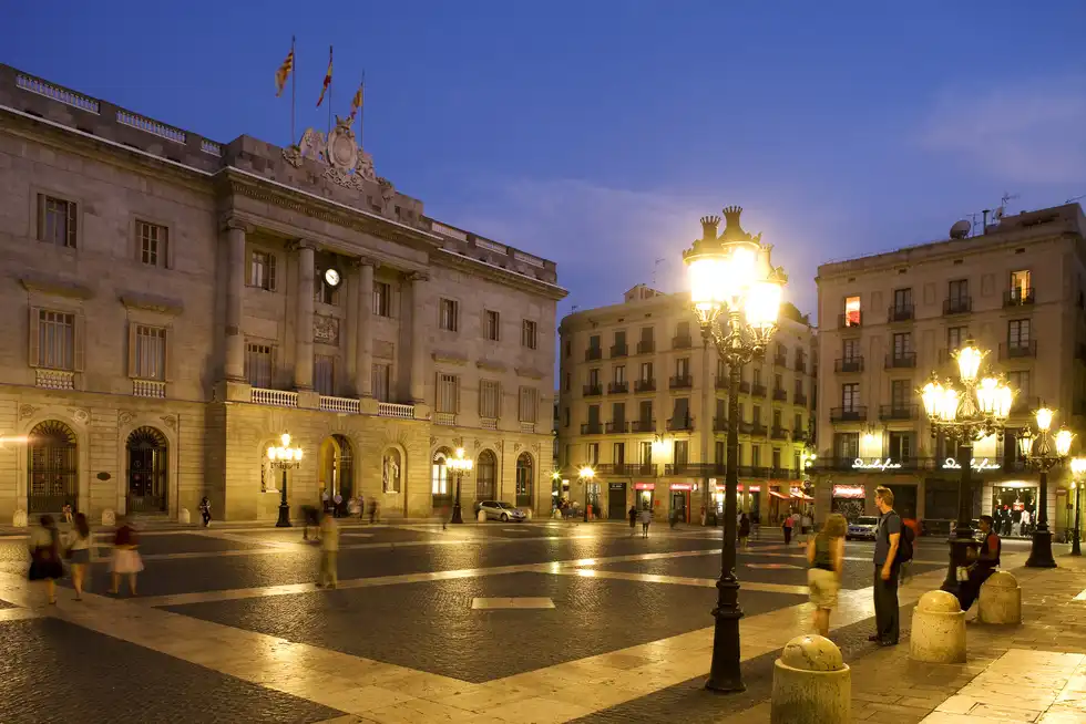 Außenansicht von Wohnung zum Verkauf in Barcelona mit Klimaanlage, Heizung und Möbliert