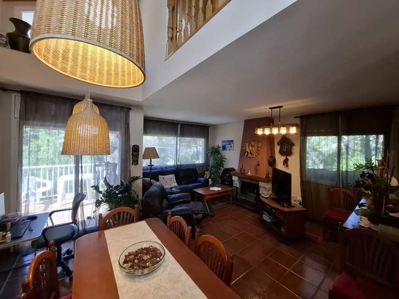 Sala d'estar de Casa o xalet en venda en Rubí amb Aire condicionat, Calefacció i Jardí privat