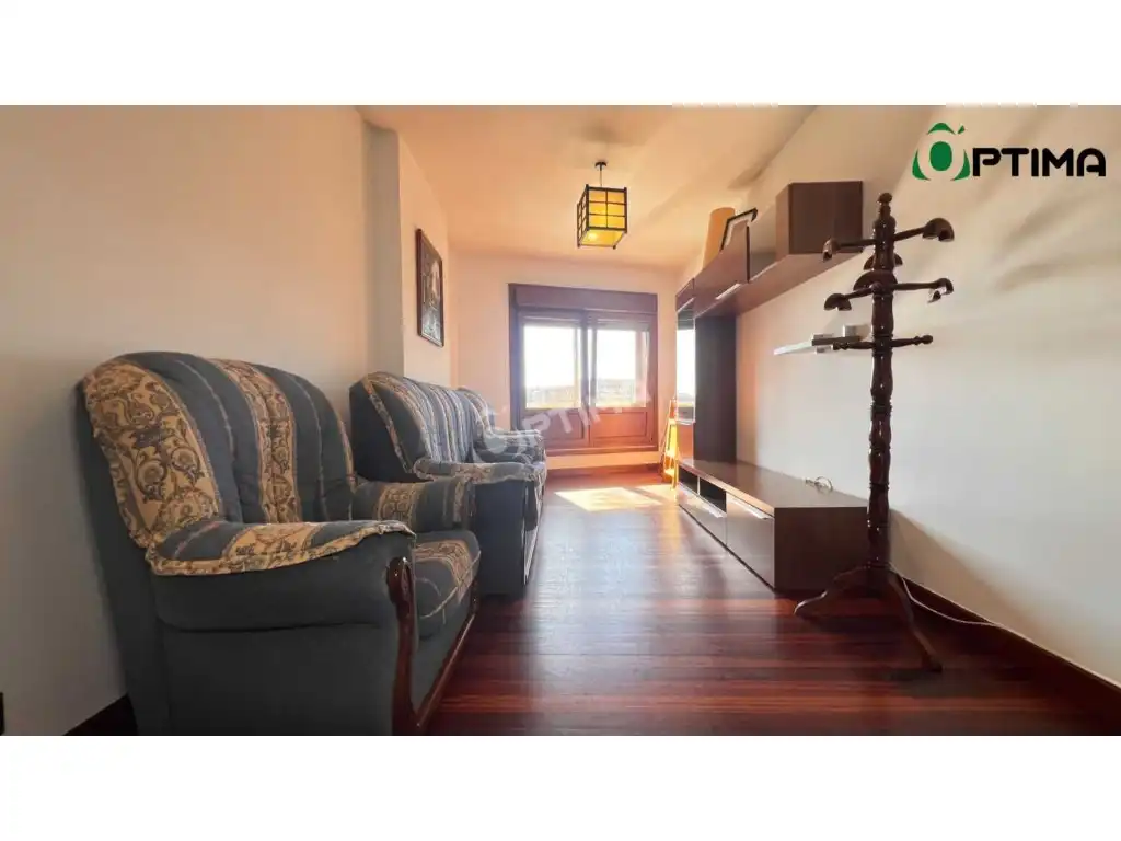 Flat with lift to rent in Ensanche - Sar