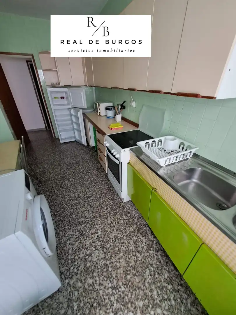 Cocina de Piso de alquiler en Valladolid con Calefacción, Terraza y Amueblado
