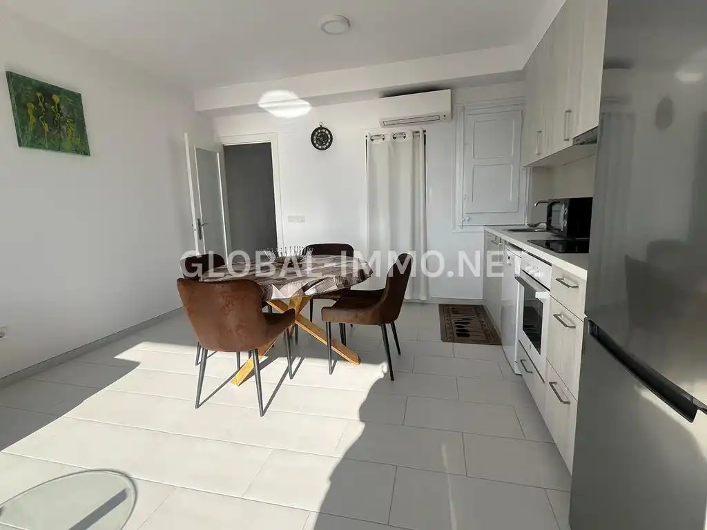 Apartment with lift for sale in Avinguda de Rhode, imagen 4