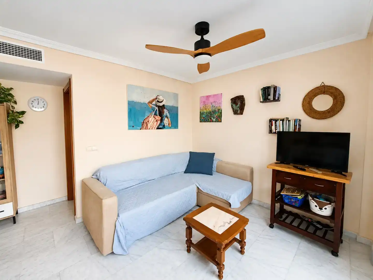 Wohnzimmer von Dachboden zur Miete in Torrevieja mit Klimaanlage