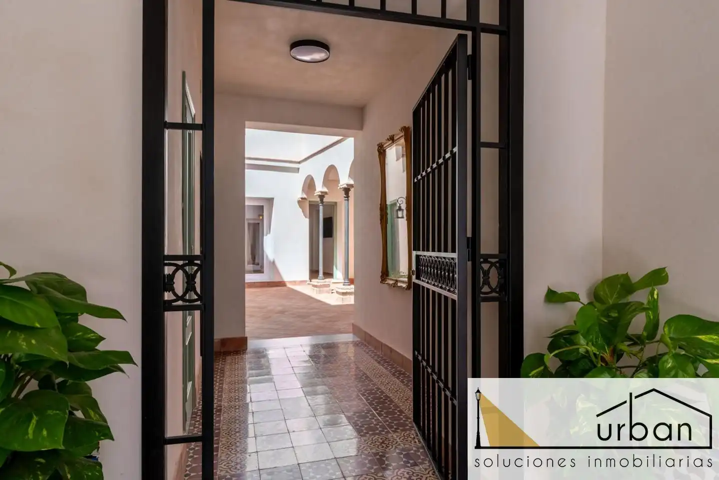 Houses for sale in Chipiona  with Private garden