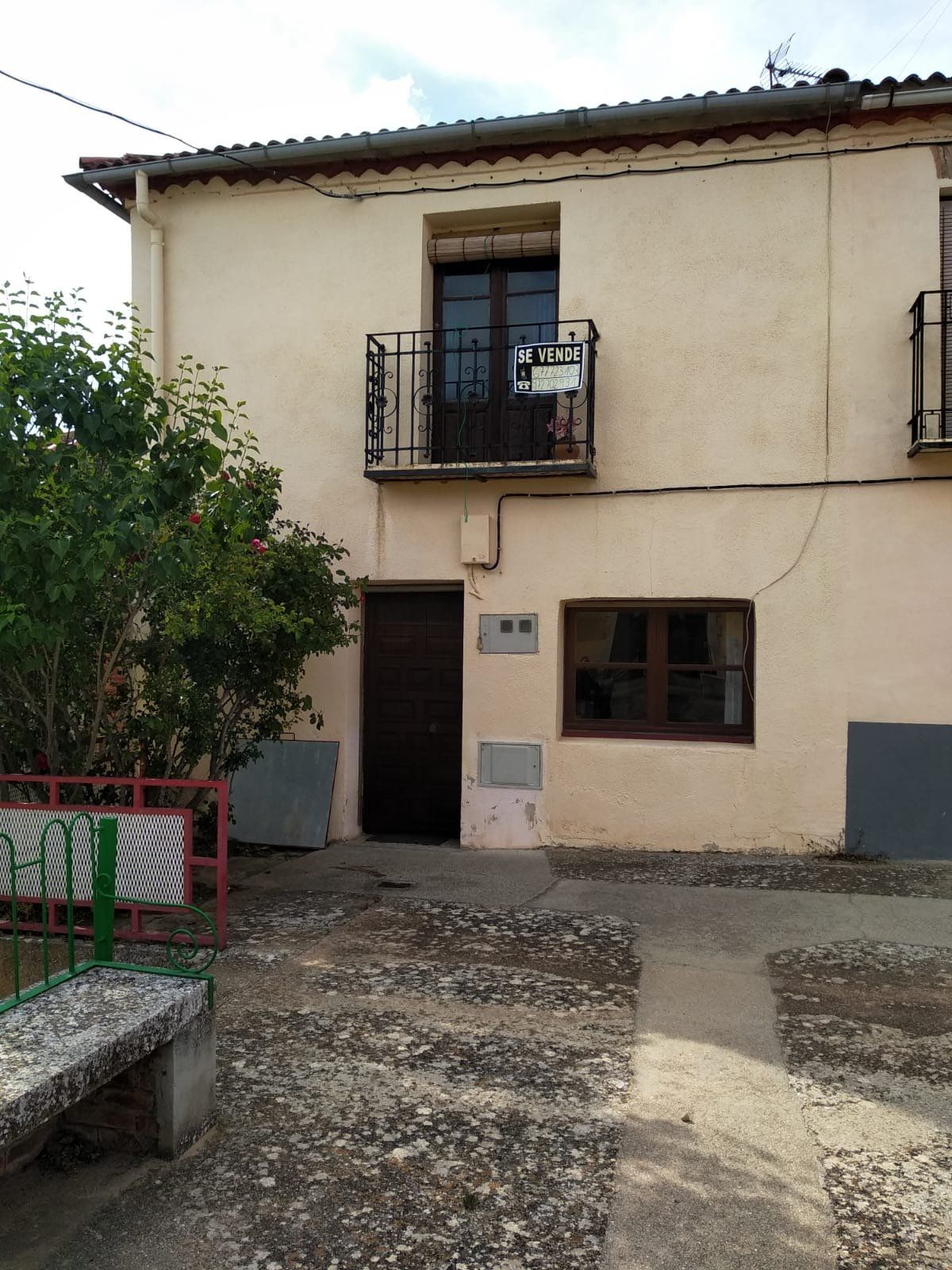 Exterior view of House or chalet for sale in Fuentepinilla  with Heating and Balcony
