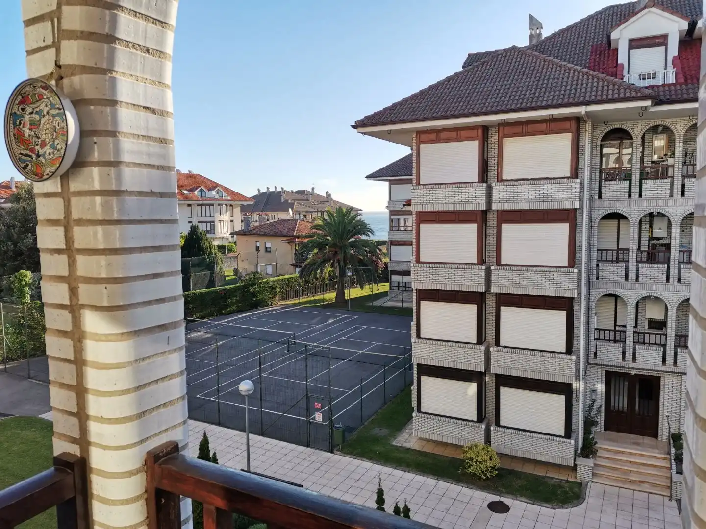 Außenansicht von Wohnung zur Miete in Noja mit Heizung, Privatgarten und Terrasse