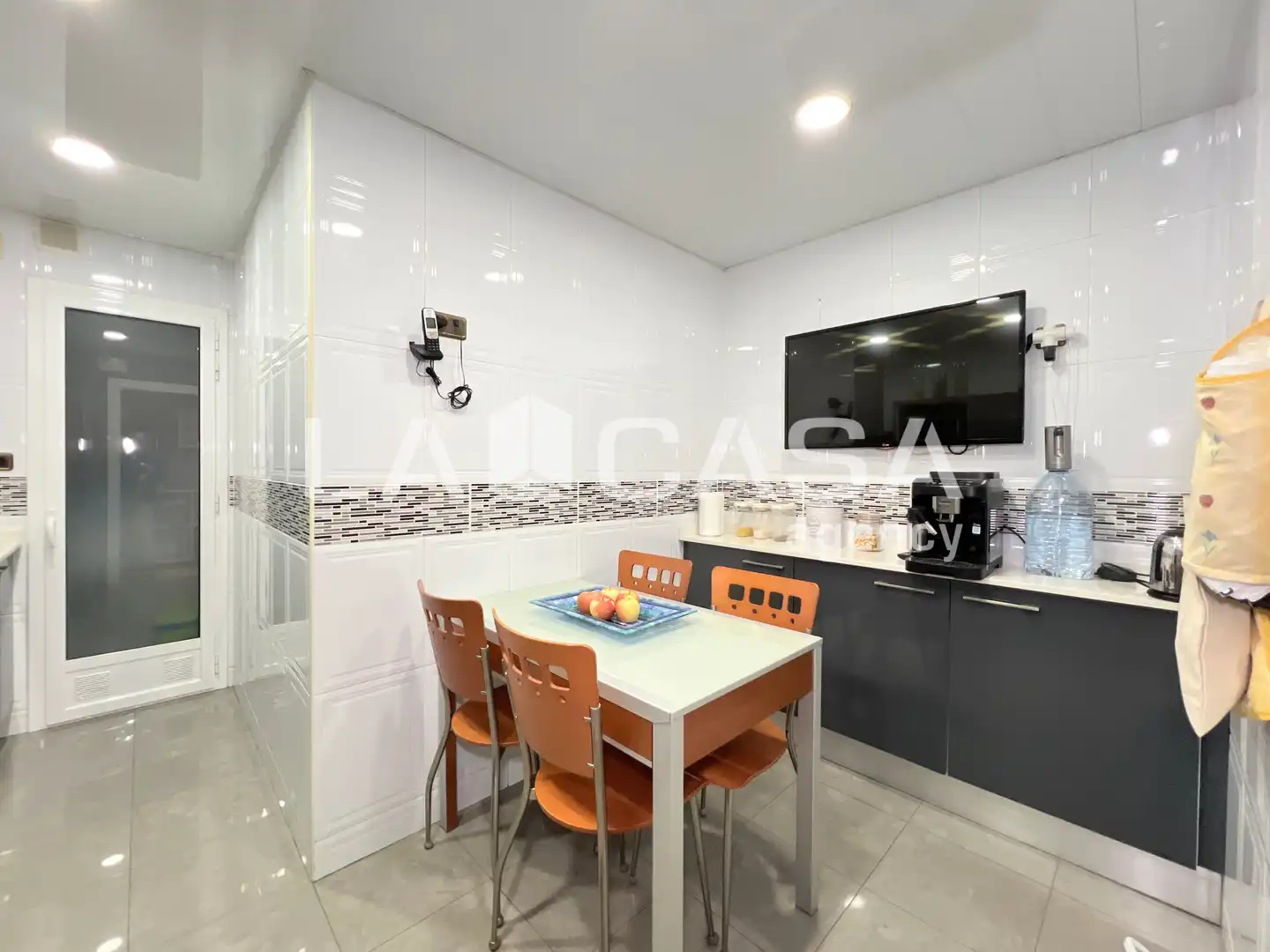 Cocina de Piso en venta en Badalona con Calefacción, Trastero y Balcón