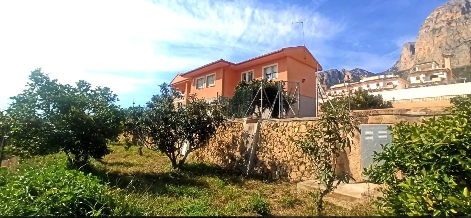 Chalet con piscina en venta en Balcón de Ponoig - Polop Paradis - Polop Hills