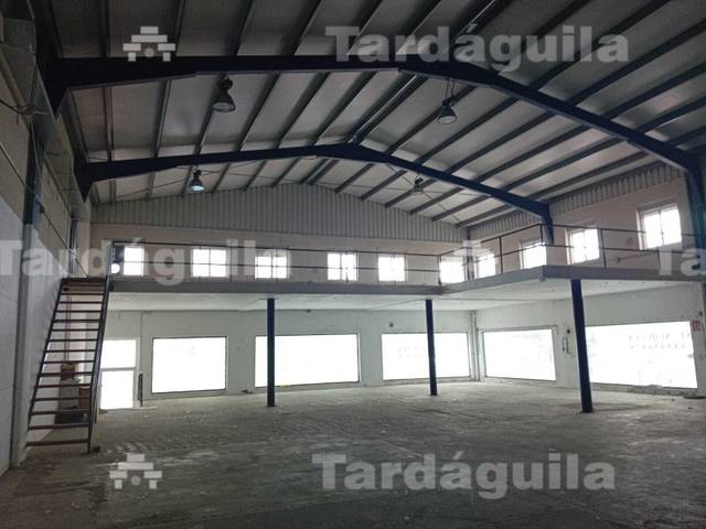 Nave industrial en Alquiler en Villares de la Reina