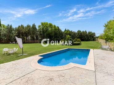 Xalet amb piscina en venda a Somosaguas