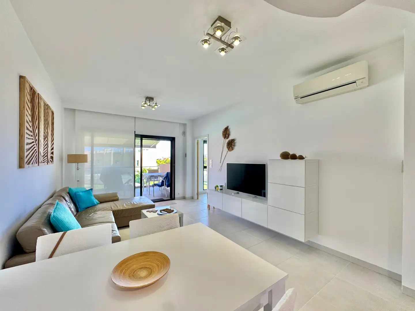 Sala d'estar de Apartament en venda en Orihuela amb Jardí privat, Traster i Piscina