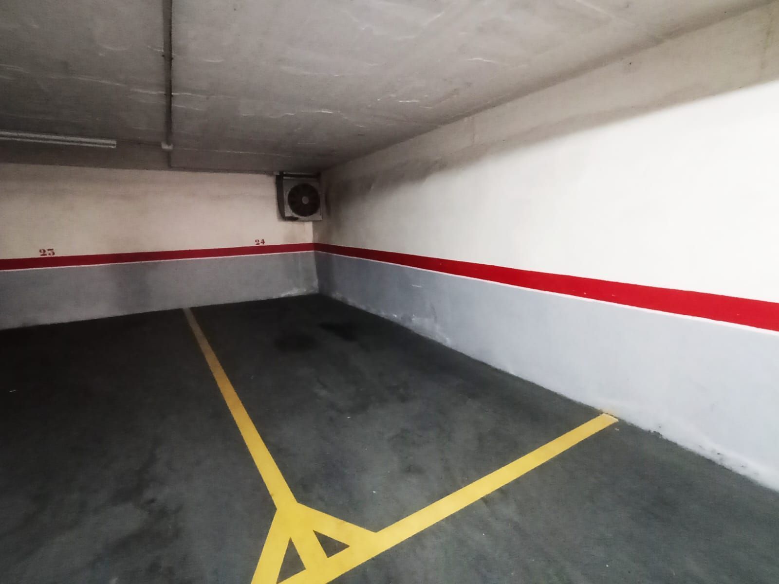 Garage to rent in Estanislau Figueras, Cementiri Vell