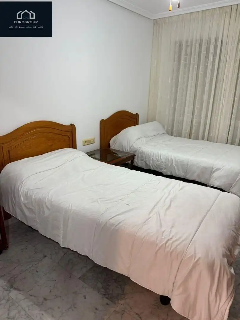 Schlafzimmer von Wohnung zur Miete in Benidorm mit Klimaanlage, Möbliert und Gemeinschaftspool