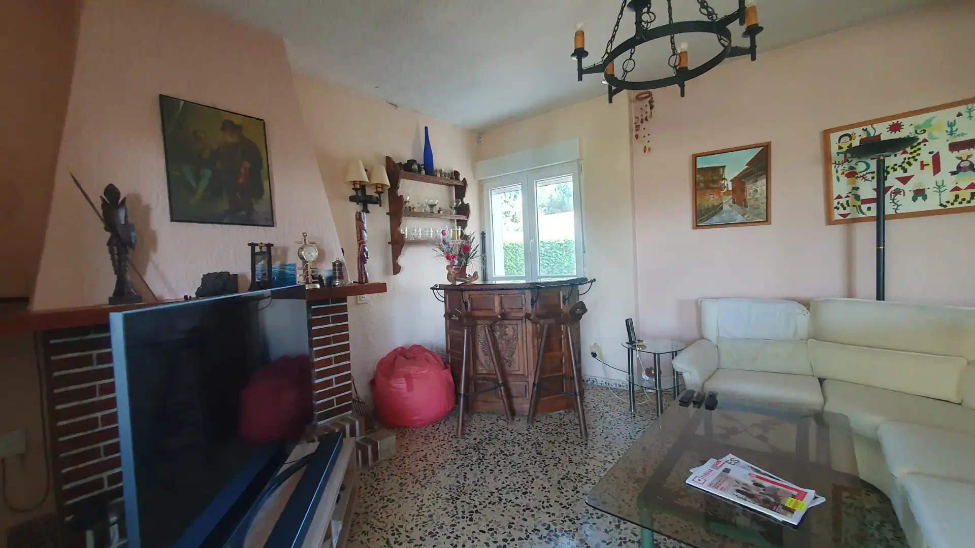 Sala d'estar de Casa o xalet en venda en Valdemorillo amb Calefacció, Jardí privat i Terrassa