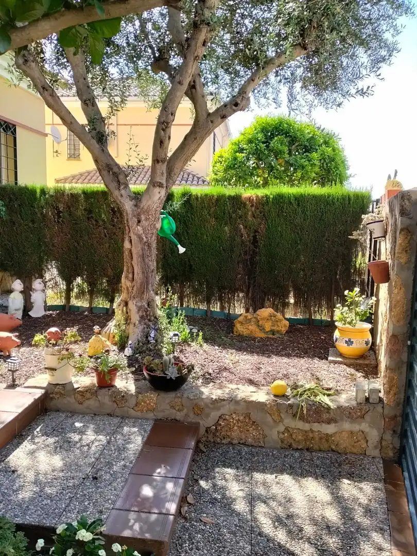 Jardín de Casa o chalet en venta en Tomares con Aire acondicionado, Calefacción y Terraza