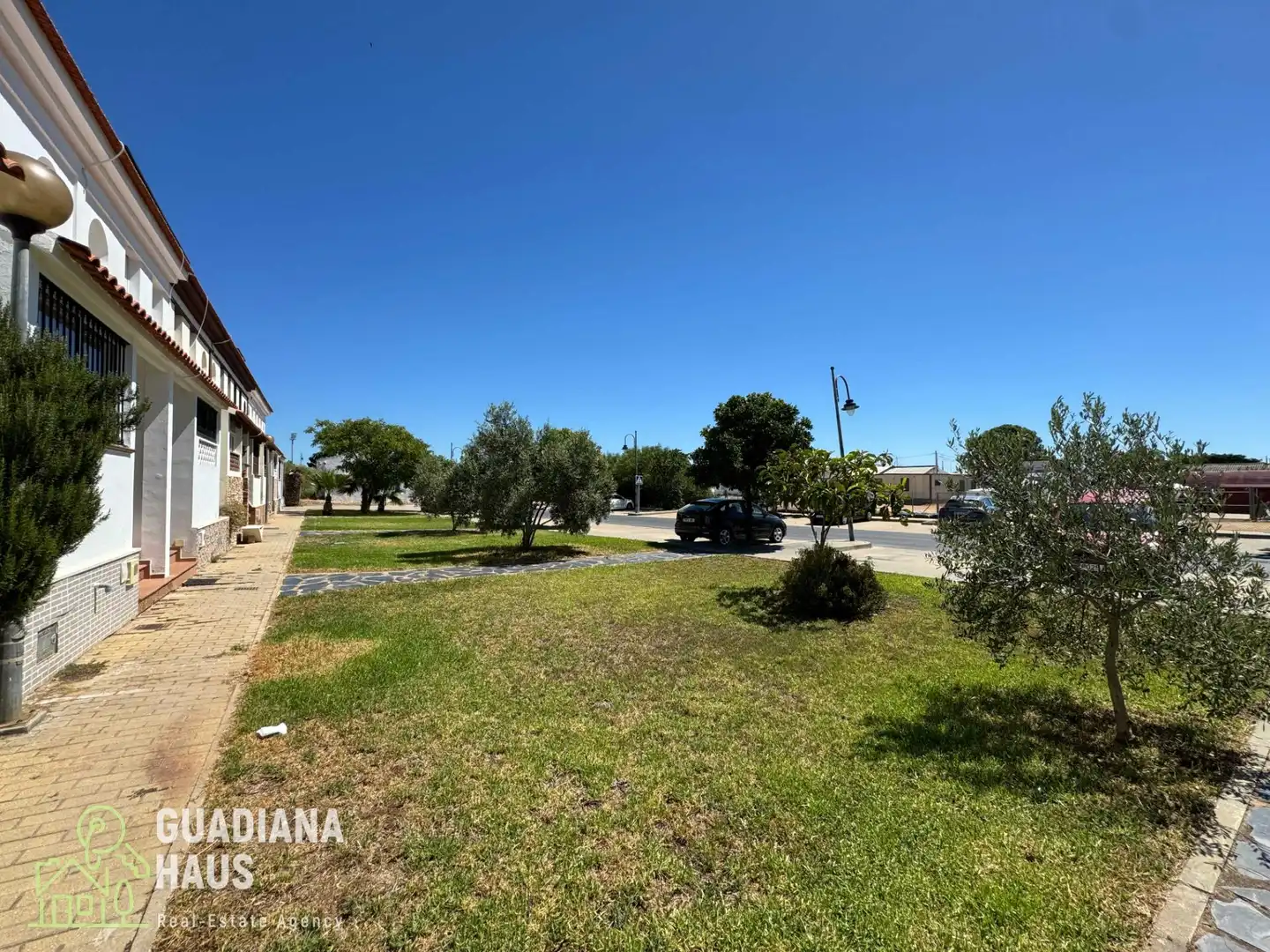 Vista exterior de Casa adosada en venda en Ayamonte amb Terrassa