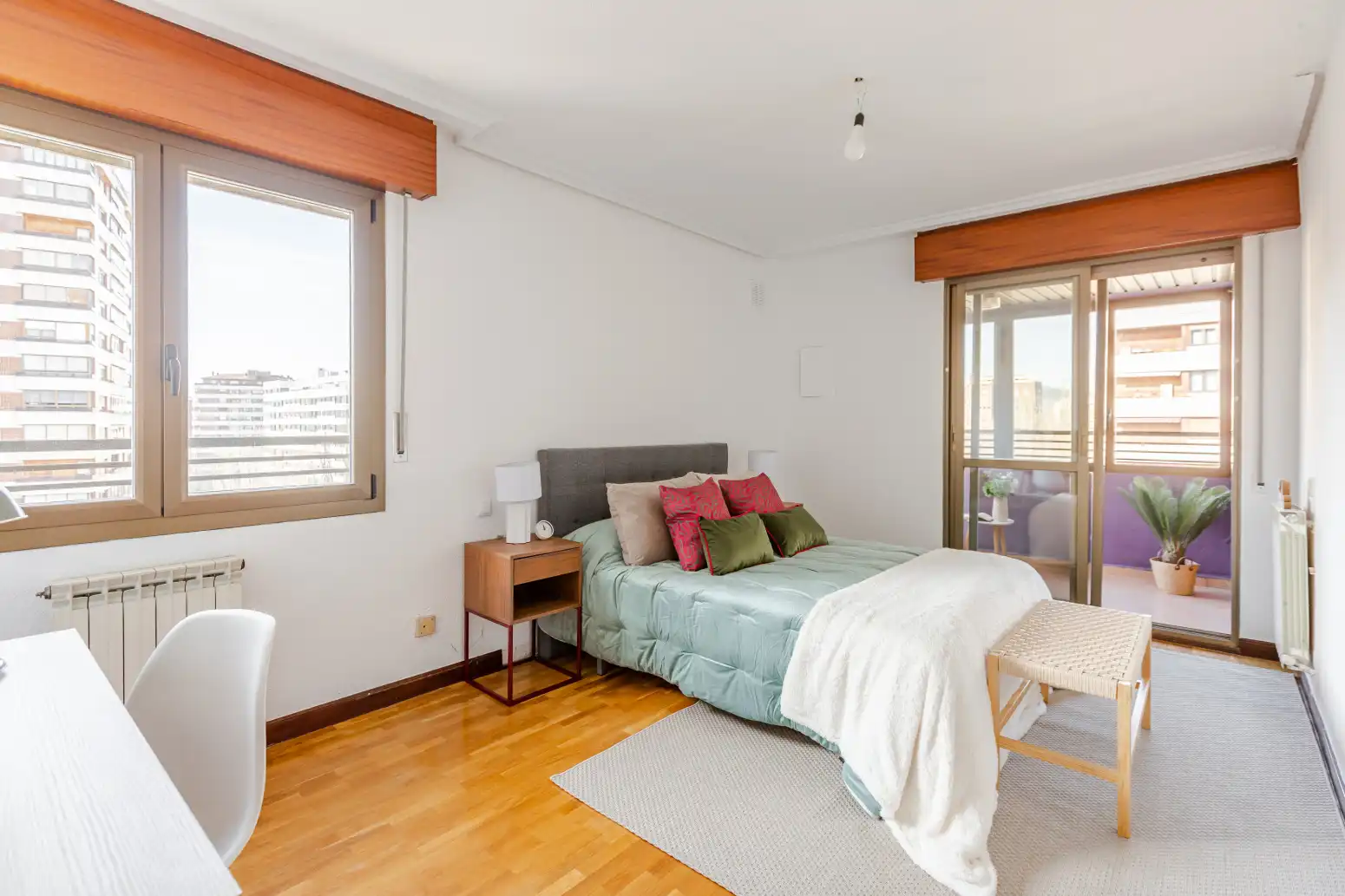 Habitación de Piso en venta en  Pamplona / Iruña con Calefacción, Parquet y Trastero