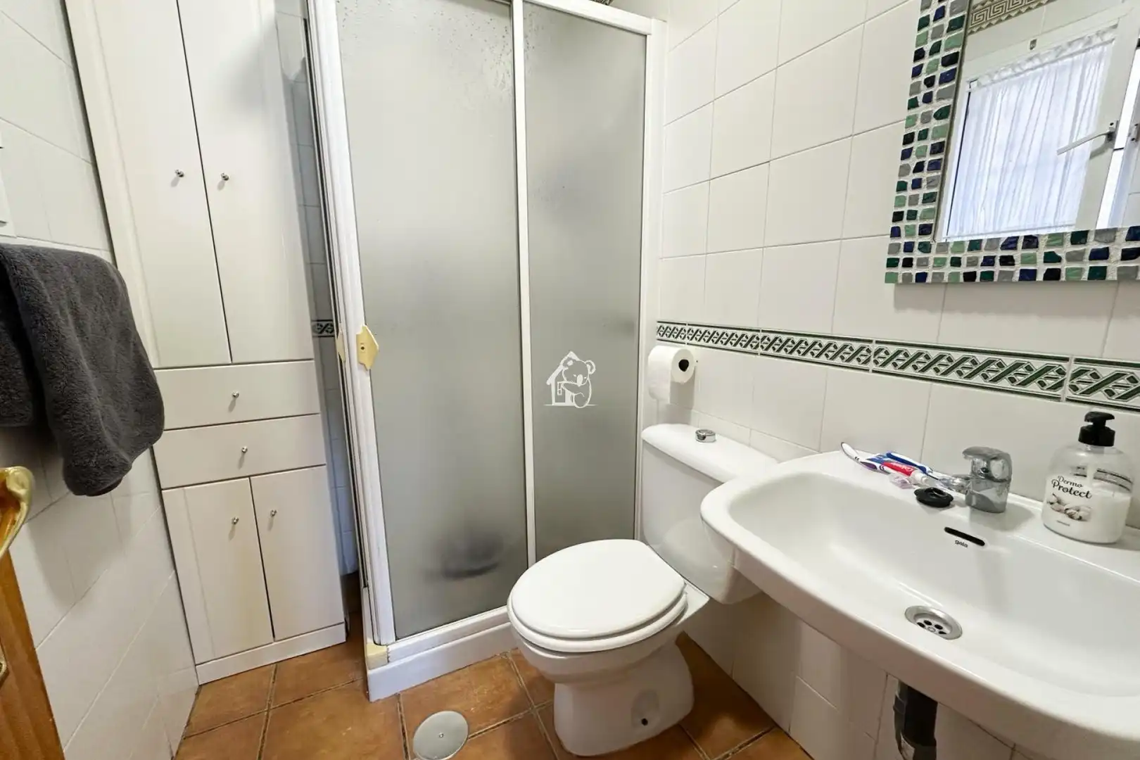 Bany de Casa adosada de lloguer en Torrevieja amb Aire condicionat, Terrassa i Piscina