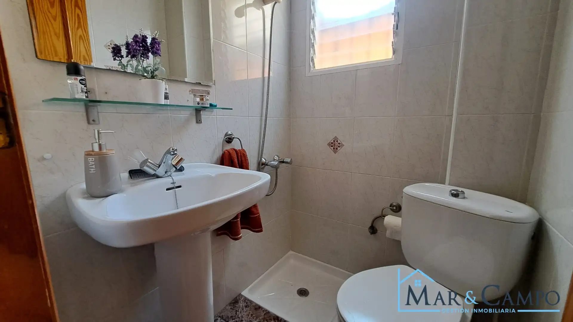 Baño de Casa adosada en venta en Los Alcázares con Aire acondicionado, Jardín privado y Amueblado