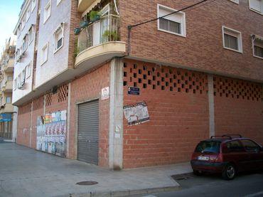 Local comercial en alquiler en Avenida Fabián Escribano 59