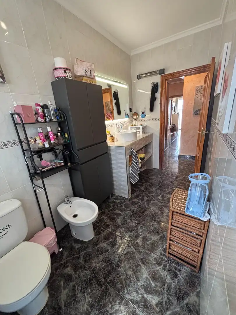 Casa adosada en venta en Calle MARIA DE ZAYAS-B SANTIAGO, 28, Miranda