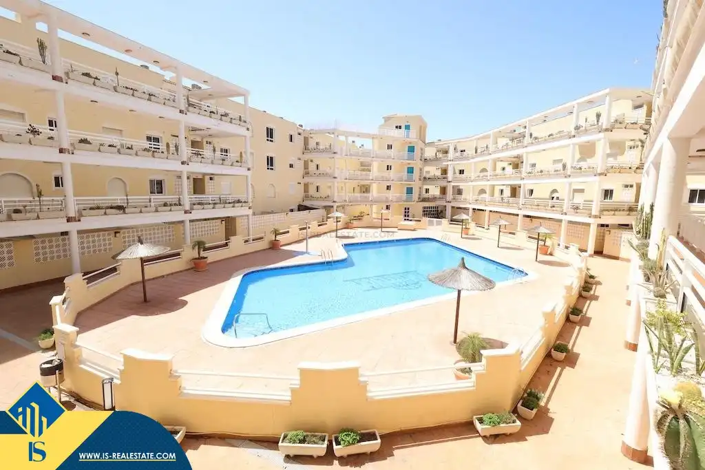 Piscina de Pis de lloguer en Orihuela amb Moblat, Forn i Rentadora
