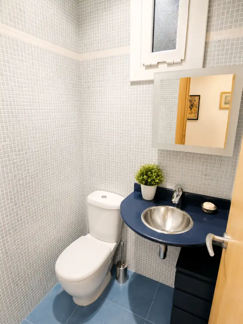 Badezimmer von Wohnung zur Miete in Barcelona mit Klimaanlage, Heizung und Möbliert