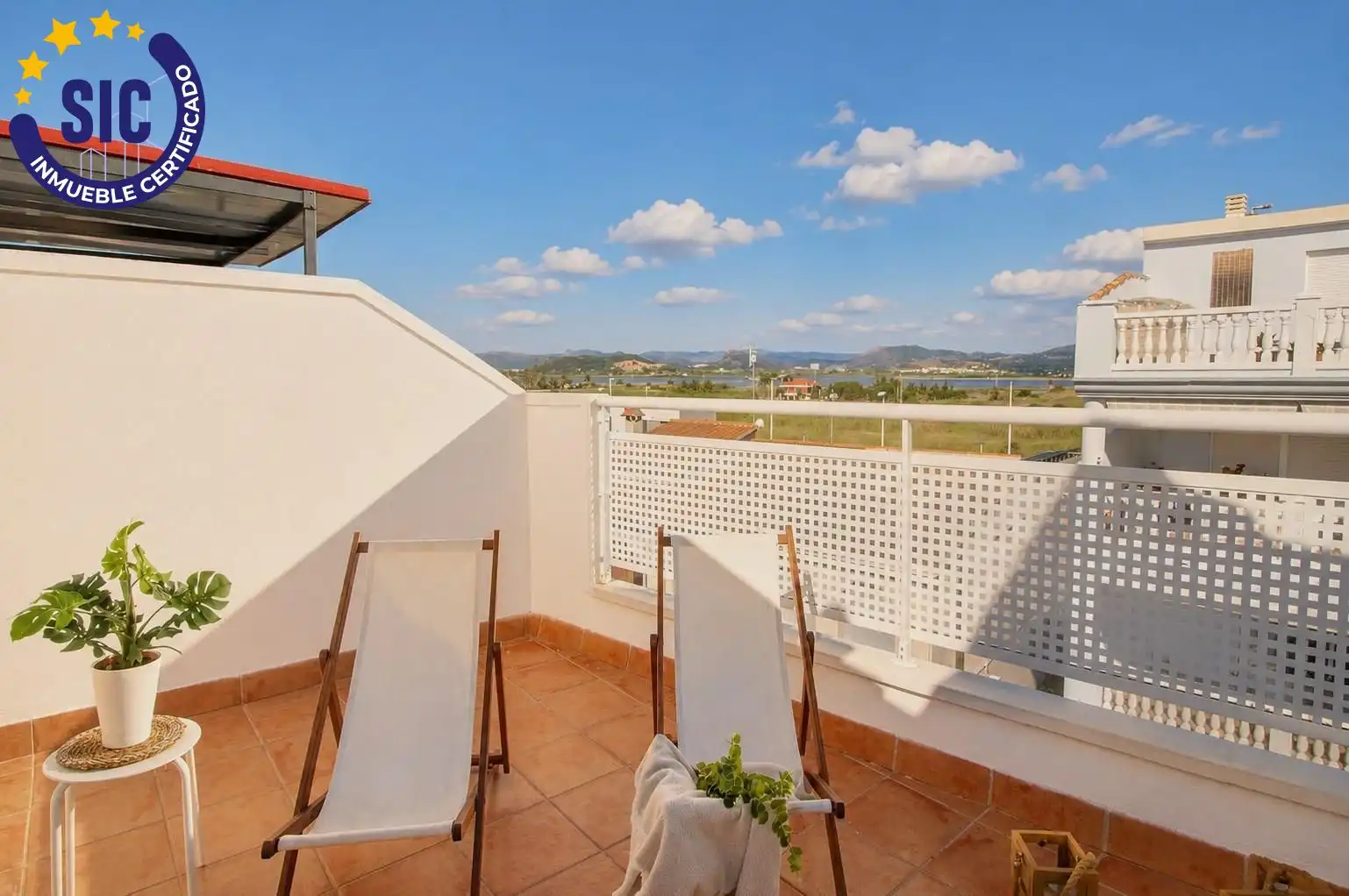 Terrasse von Einfamilien-Reihenhaus zum Verkauf in Chilches / Xilxes mit Klimaanlage, Terrasse und Alarm