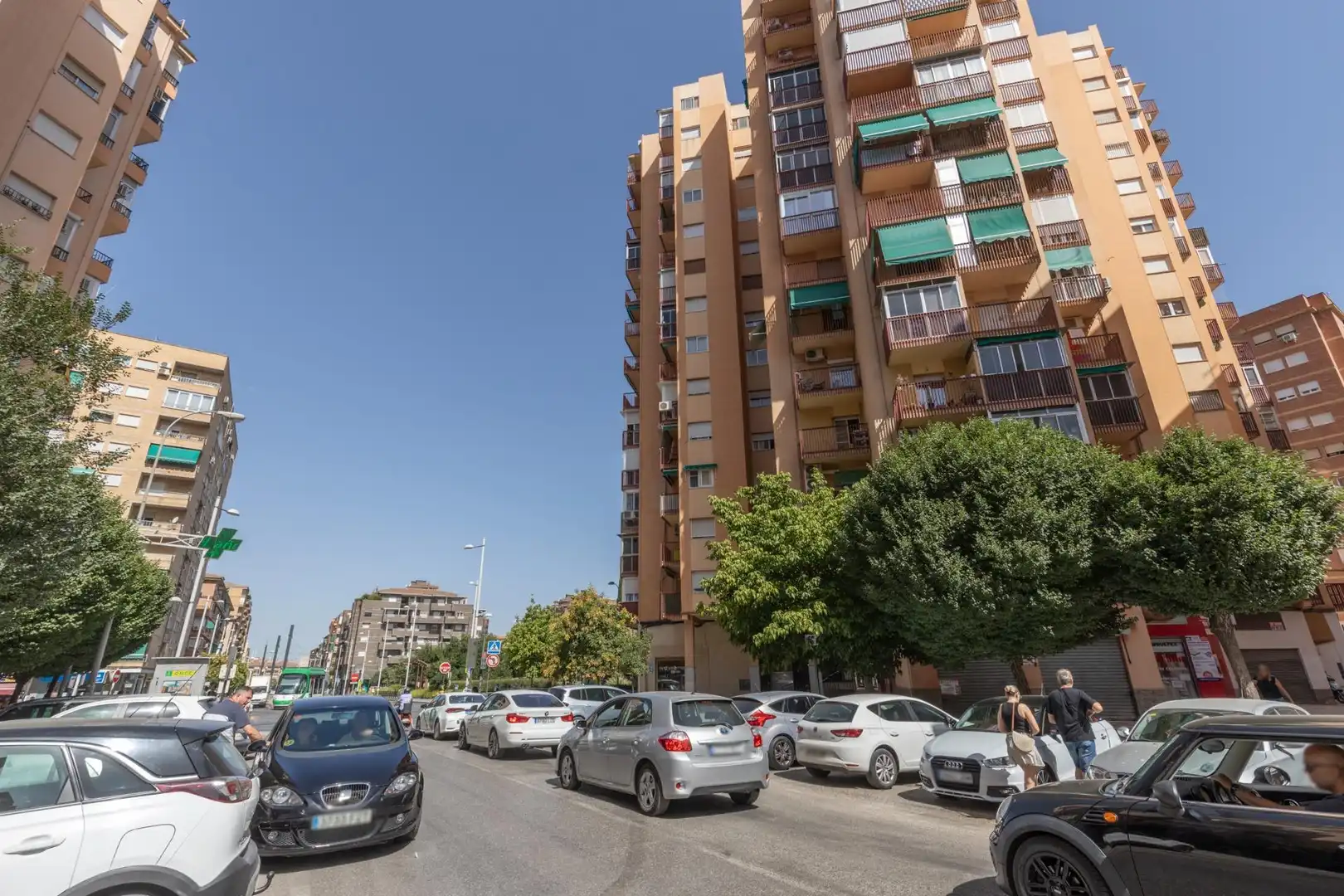Vista exterior de Piso en venta en Granada con Terraza, Amueblado y Balcón