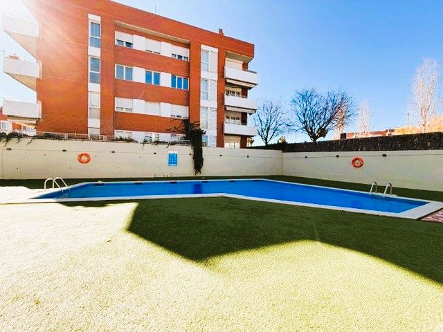 Swimming pool of Flat for sale in Montgat  with Air Conditioner, Heating and Terrace