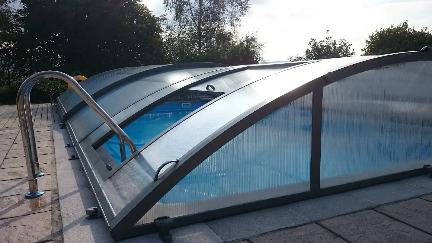 Piscina de Casa o chalet en venta en Nava con Calefacción, Jardín privado y Parquet
