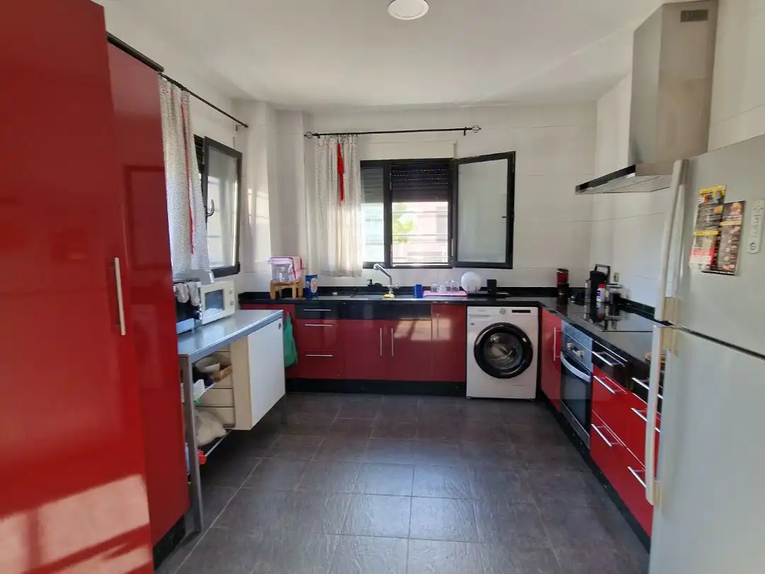 Cuina de Casa o xalet per a compartir en Manises amb Calefacció, Terrassa i Moblat