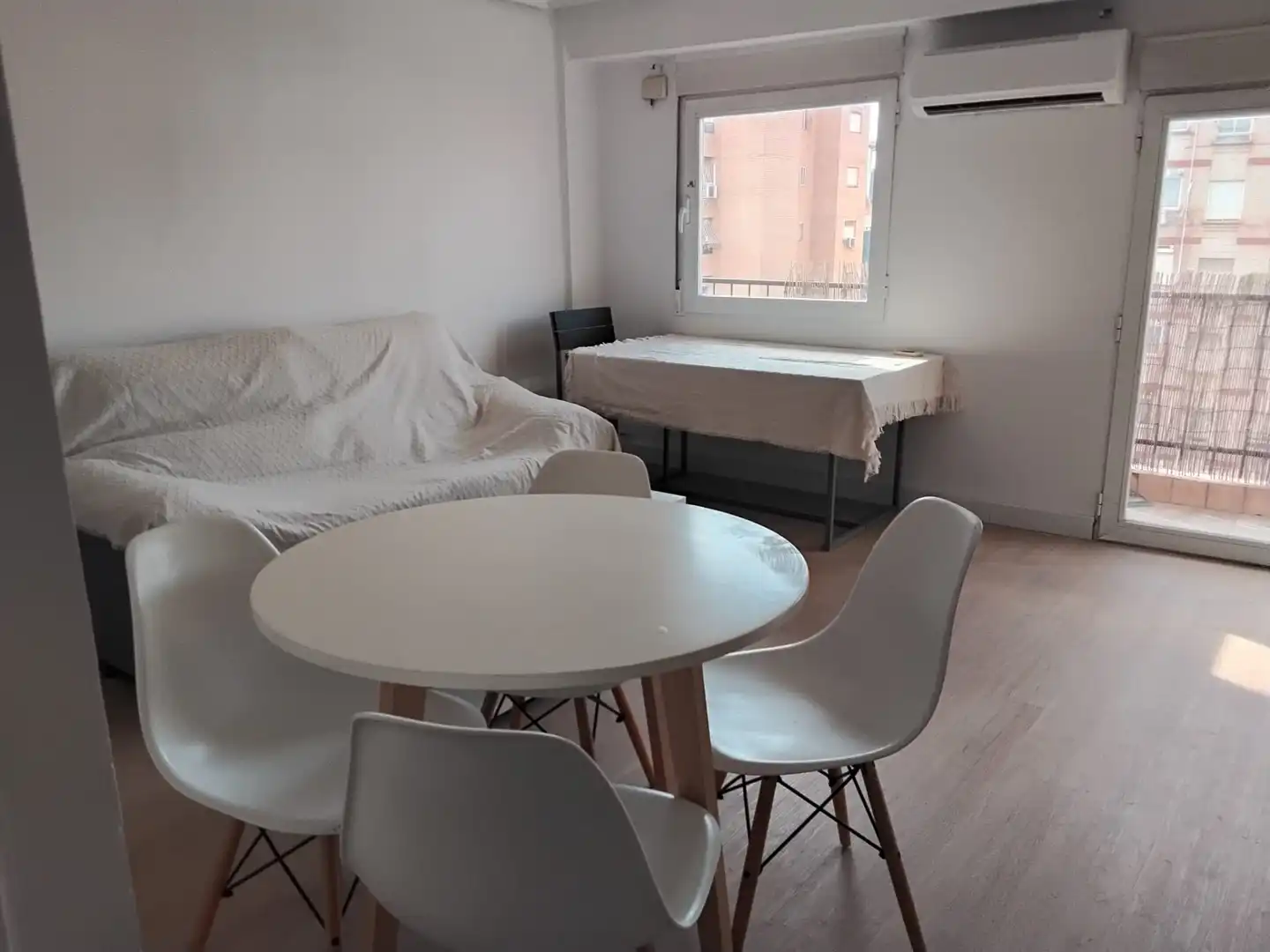 Bedroom of Flat for rent in Valencia  with Air Conditioner, Furnished and Oven