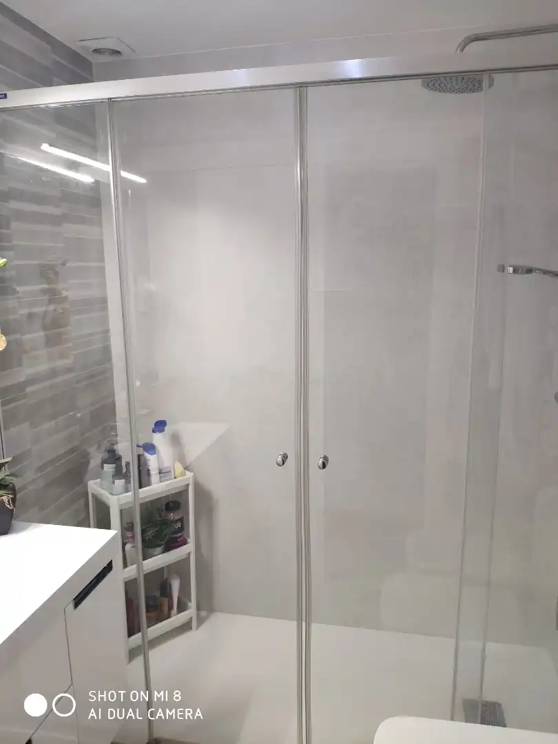 Baño de Casa adosada en venta en Cubelles con Aire acondicionado, Calefacción y Jardín privado