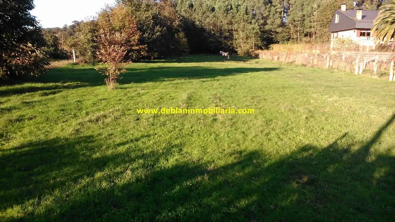 Terreno rústico en venta en Tui