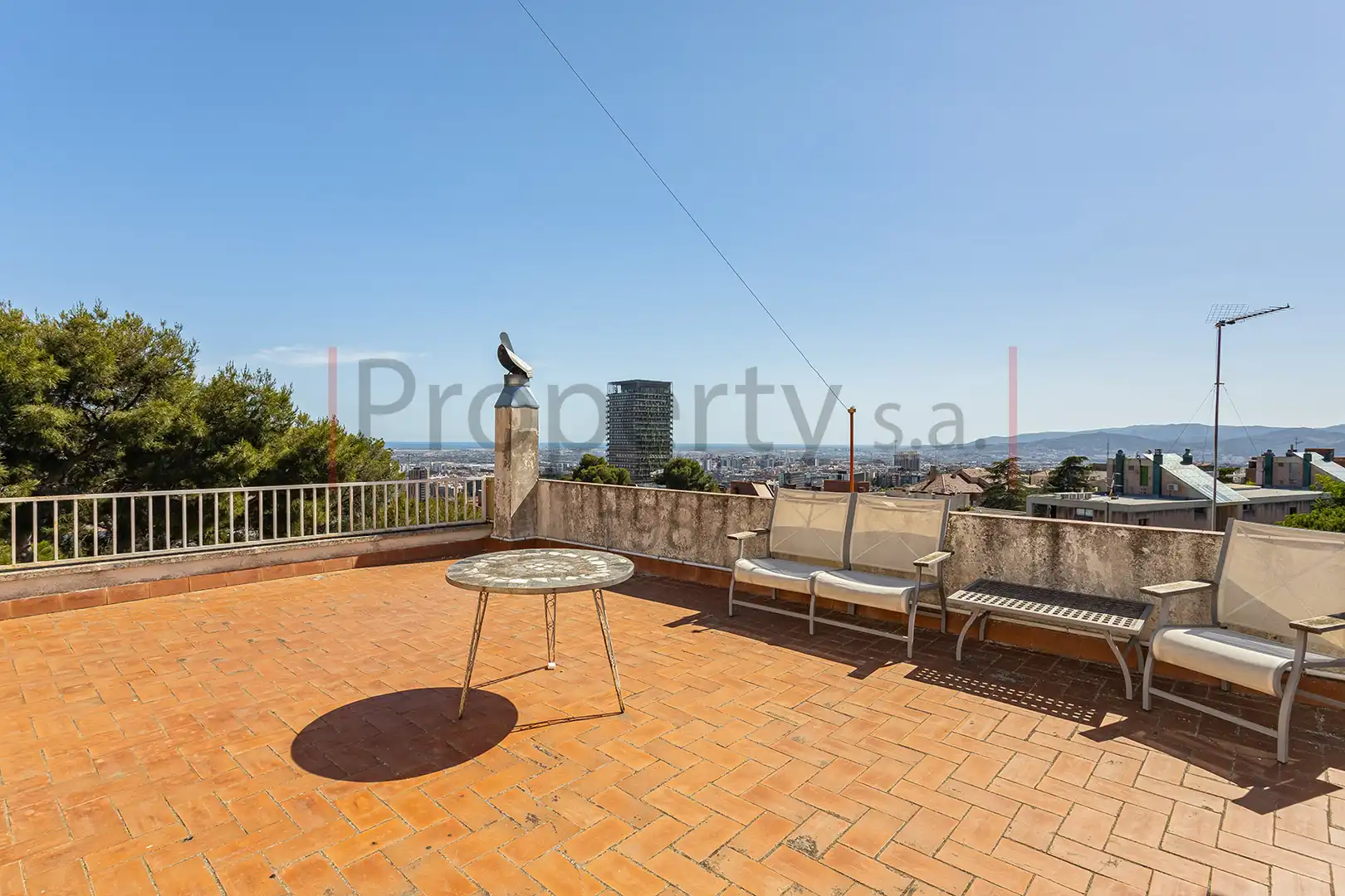 Terrassa de Casa adosada en venda en Esplugues de Llobregat amb Calefacció, Terrassa i Traster