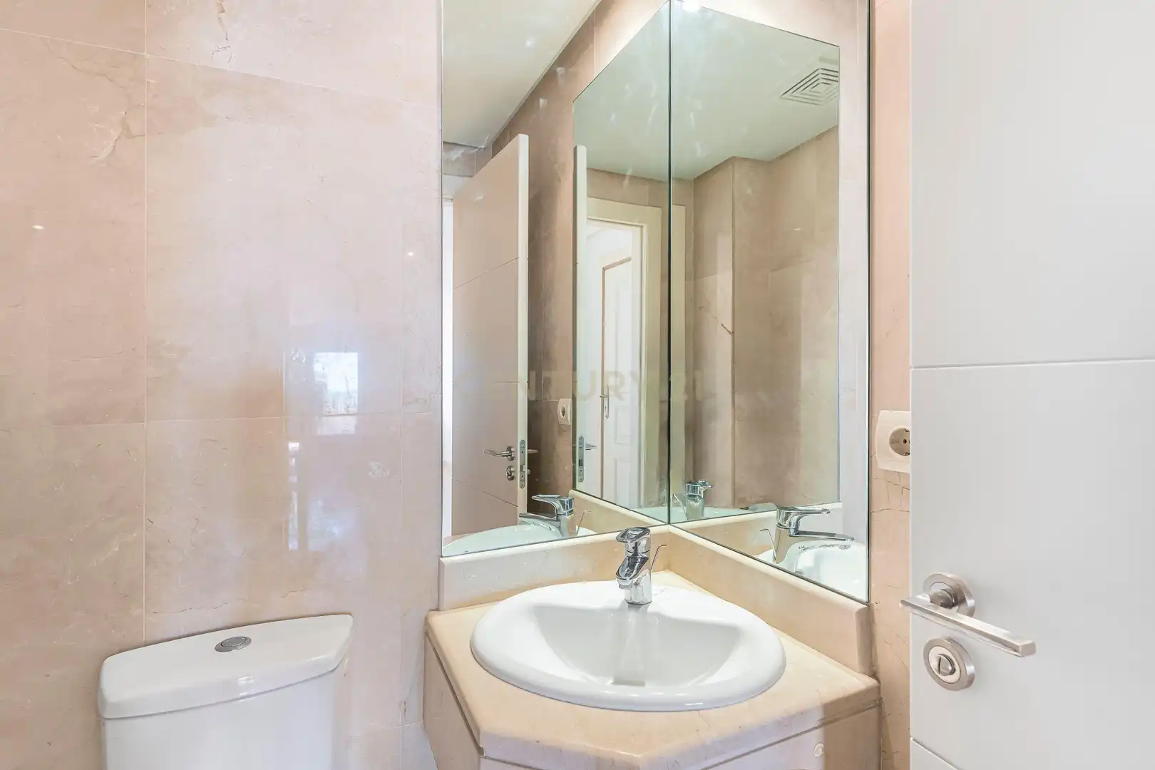 Bany de Apartament en venda en Marbella amb Aire condicionat, Traster i Forn