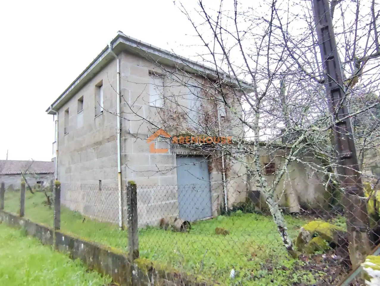 Casa amb terrassa en venda a San Cristovo de Cea