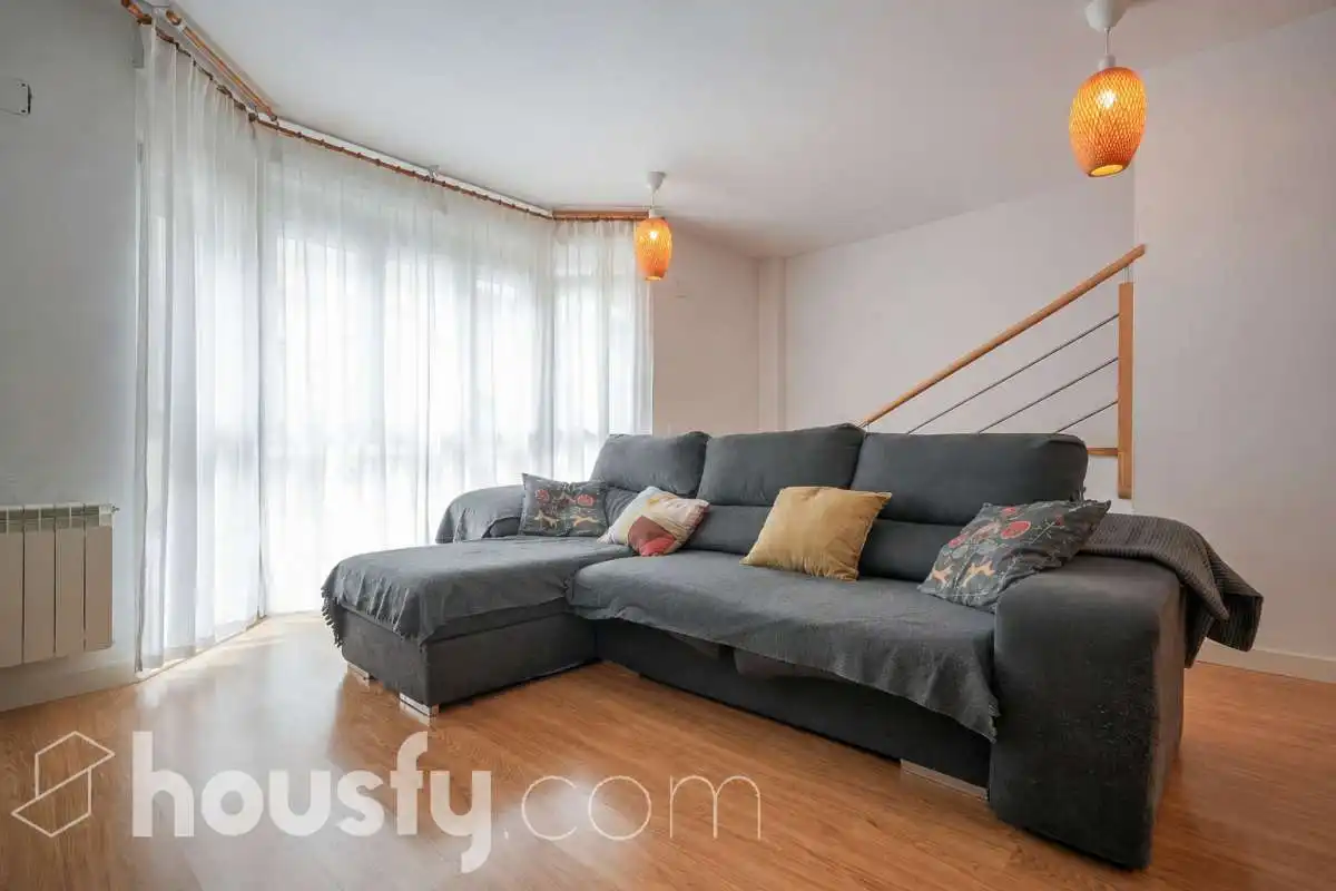 Wohnzimmer von Einfamilien-Reihenhaus zum Verkauf in San Sebastián de los Reyes mit Klimaanlage, Heizung und Terrasse