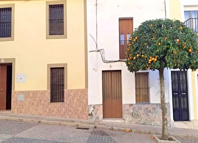 Casa adosada en Venta en VIRGEN DE SOTERRAÑO en Barcarrota