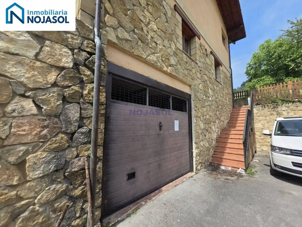 Parking de Apartamento en venta en Vega de Liébana con Calefacción, Jardín privado y Parquet