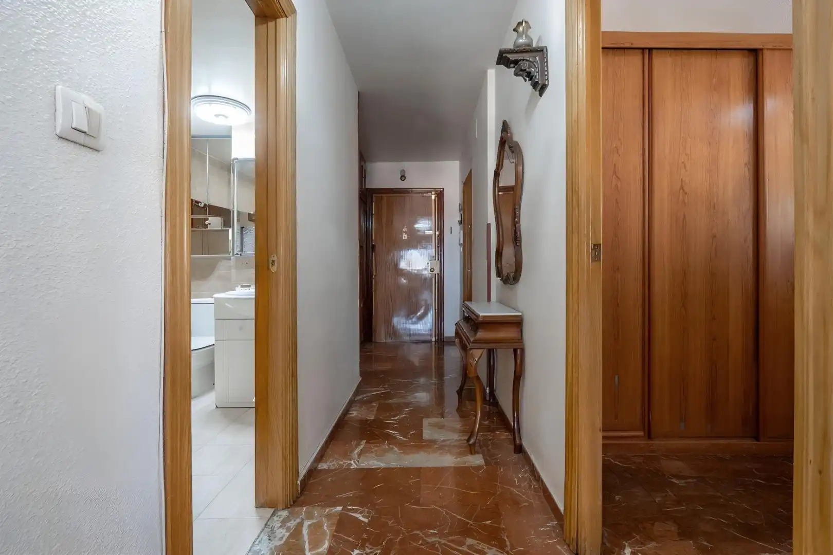 Flat for sale in Granada  with Air Conditioner, Terrace and Alarm