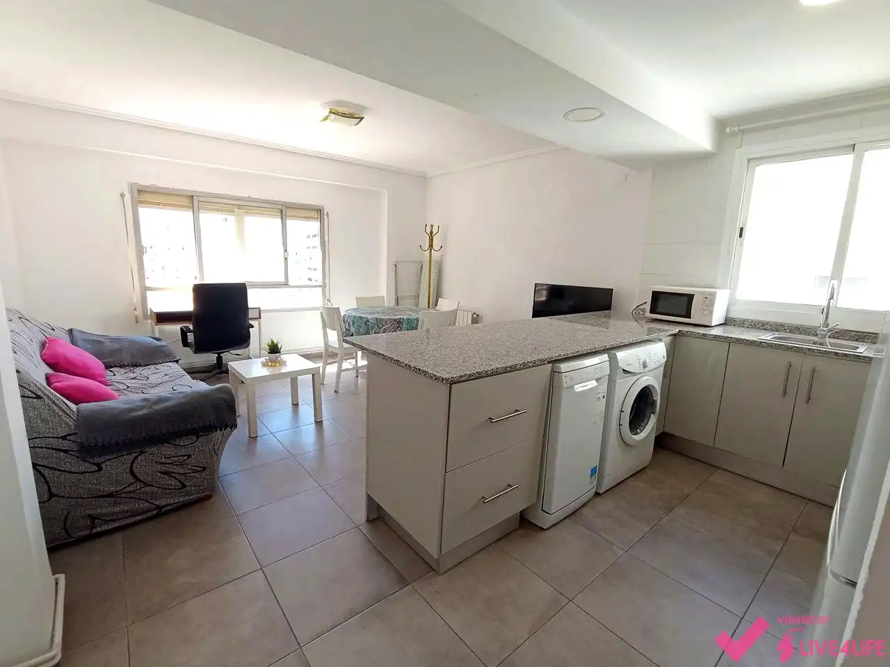 Kitchen of Flat for share in Valencia  with Heating and Furnished
