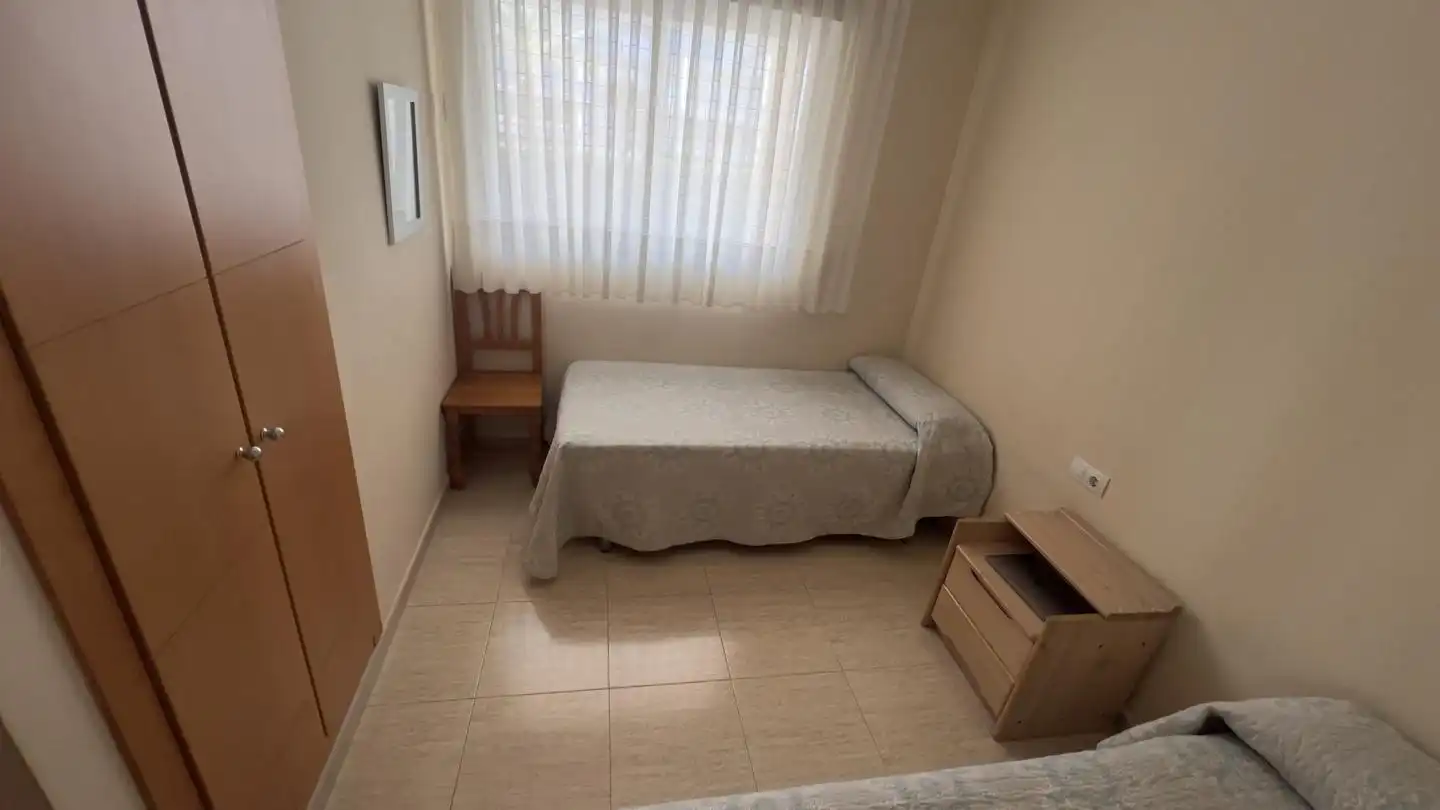 Schlafzimmer von Erdgeschoss zum Verkauf in Torreblanca mit Klimaanlage, Privatgarten und Terrasse