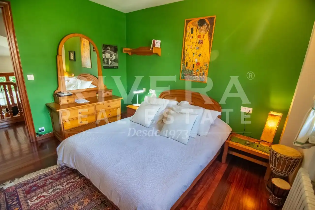 Habitación de Casa o chalet en venta en Vigo  con Calefacción, Jardín privado y Terraza