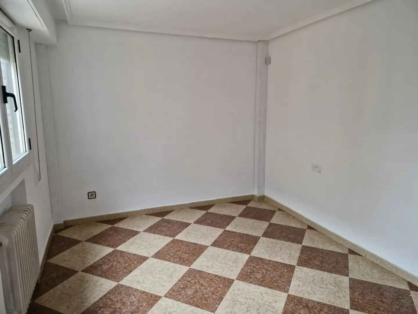 Wohnung zum Verkauf in Bembibre mit Heizung und Abstellraum