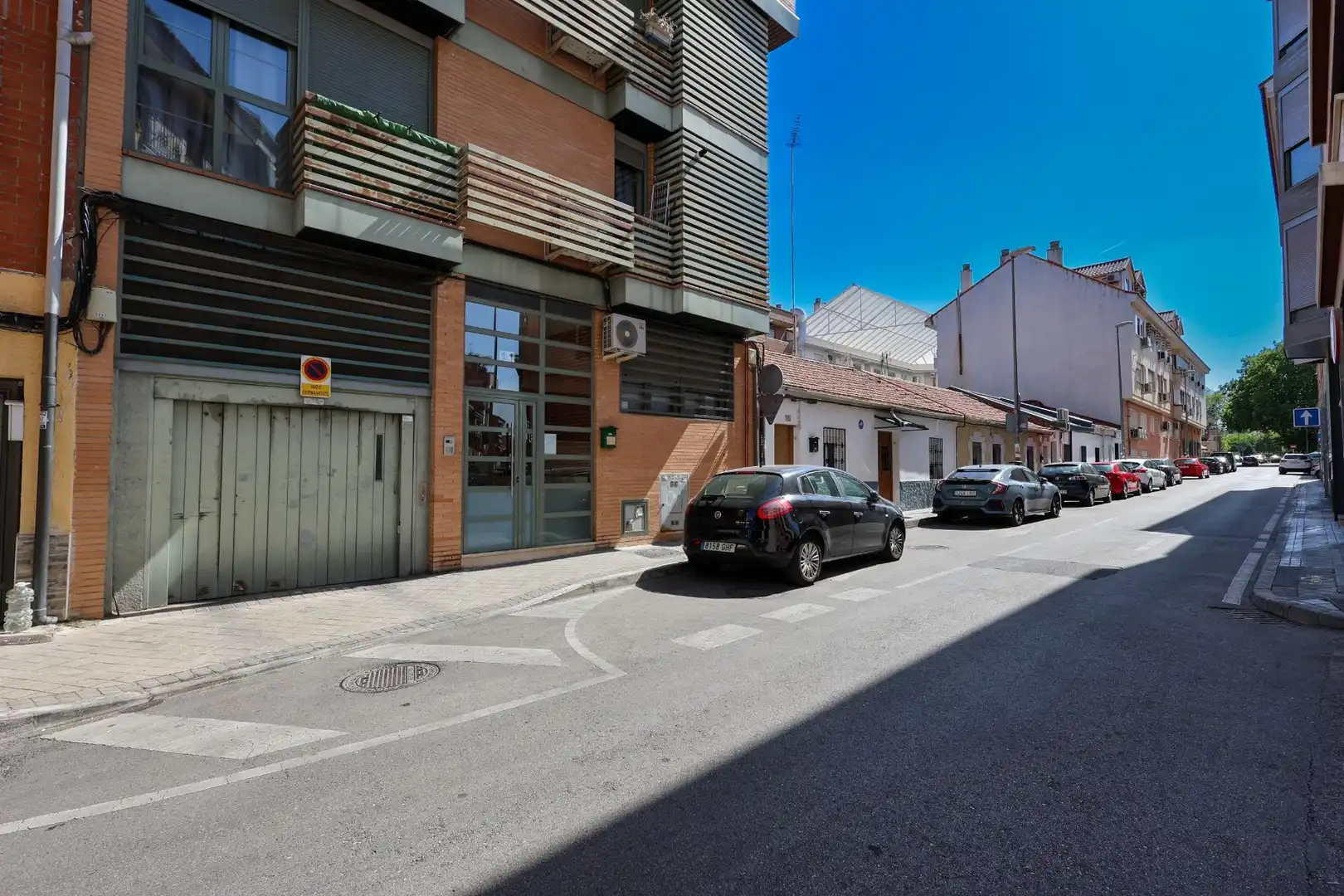 Vista exterior de Casa adosada en venda en Leganés amb Calefacció, Jardí privat i Traster