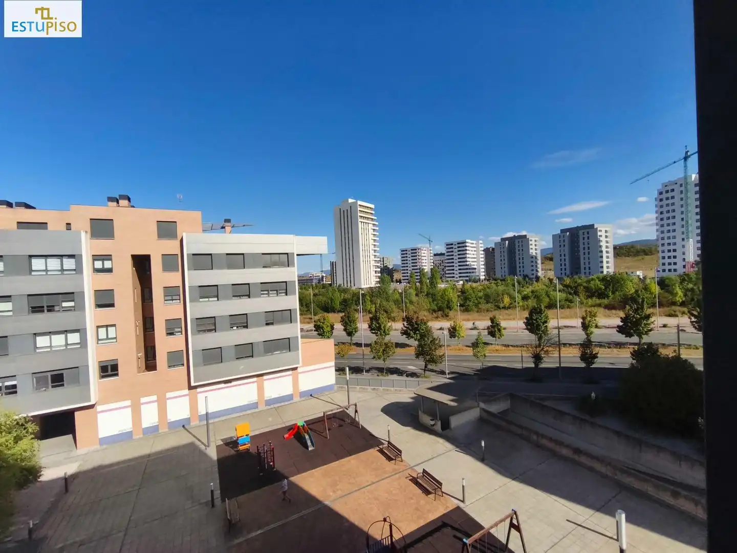 Vista exterior de Piso en venta en Vitoria - Gasteiz con Calefacción, Jardín privado y Terraza