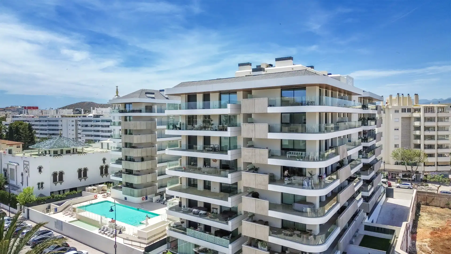 Penthouse with terrace for sale in Puerto Deportivo