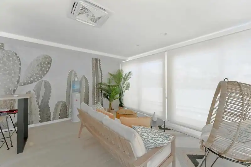 Sala de estar de Apartamento de alquiler en Estepona con Aire acondicionado, Calefacción y Terraza