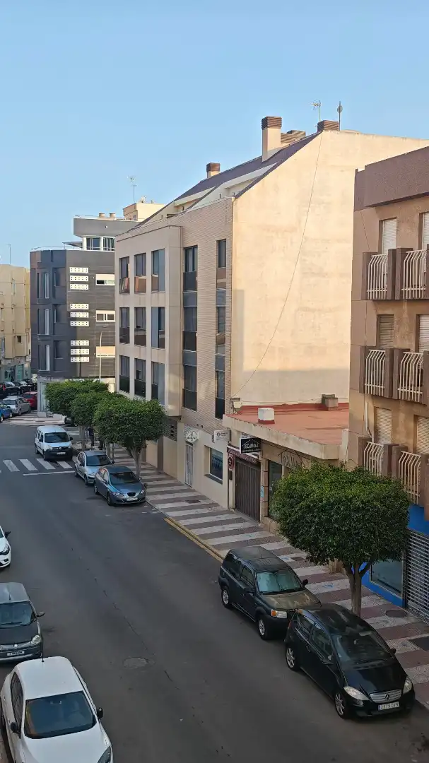Vista exterior de Piso en venta en Roquetas de Mar con Aire acondicionado, Terraza y Amueblado